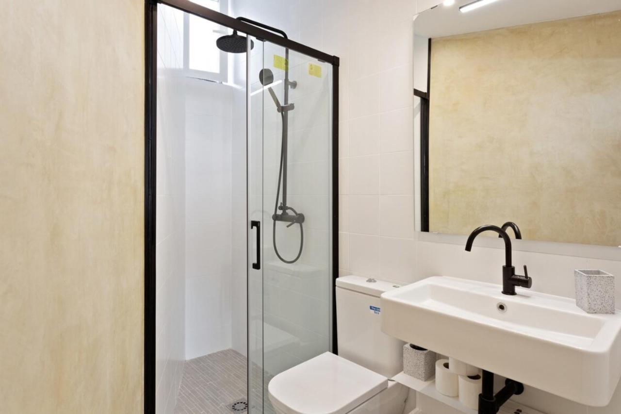 Modern 1 Bedroom Apartment Near Lavapies Madrid Exterior photo